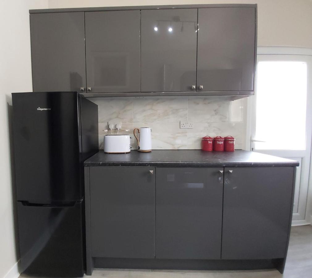 Апартаменти Beautifully Renovated 2 Bed Flat - Close To Beach Саутенд-он-Сі Екстер'єр фото
