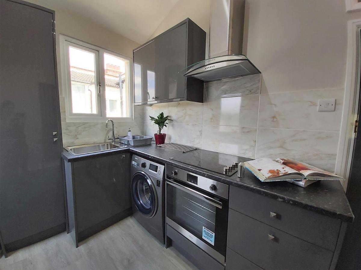 Апартаменти Beautifully Renovated 2 Bed Flat - Close To Beach Саутенд-он-Сі Екстер'єр фото